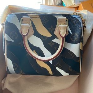 Authentic Louis Vuitton LVx lol speedy bb